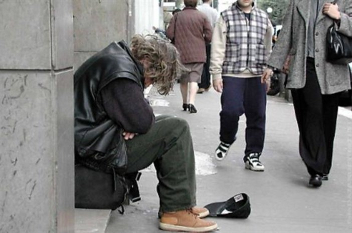 Bordighera: "Multe a chi fa le elemosine agli accattoni", decisione dell'Amministrazione Pallanca