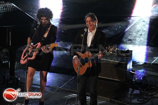 61° Festival di Sanremo: quarta serata (2a parte), le più belle foto in diretta dal Teatro Ariston