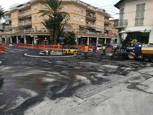 Bordighera: entro domani mattina la riapertura dell'Aurelia all'altezza di via Pasteur, dopo la costruzione della 'rotonda' Bordighera: entro domani mattina la riapertura dell'Aurelia all'altezza di via Pasteur, dopo la costruzione della 'rotonda'
