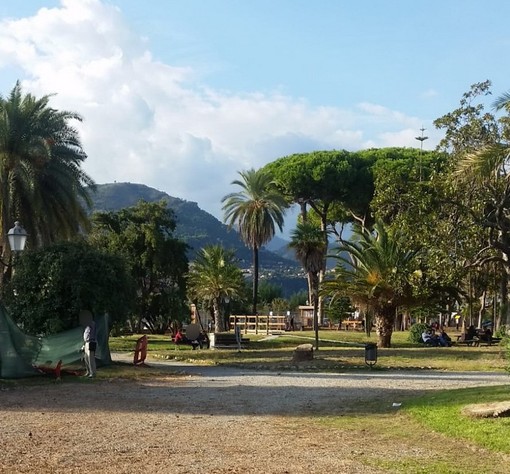 Ventimiglia: abbattimento dei pini ai giardini 'Tommaso Reggio', duro attacco del Consigliere D'Eusebio Ventimiglia: abbattimento dei pini ai giardini 'Tommaso Reggio', duro attacco del Consigliere D'Eusebio