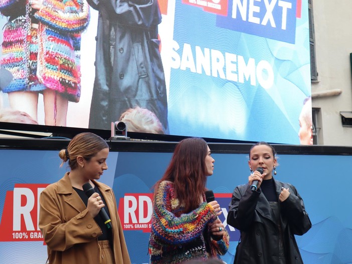 I ragazzi del Liceo 'Cassini' inviati al 'RDSnext': ieri l'esperienza con Angelina Mango e Didi (Foto)