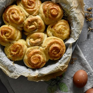 La ricetta anti spreco de I Deplasticati: oggi cuciniamo le rose di Sciauro