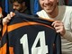 Riccardo Facciolo mostra a fine partita fiero la sua 14 del Bordighera Sant'Ampelio Riccardo Facciolo mostra a fine partita fiero la sua 14 del Bordighera Sant'Ampelio