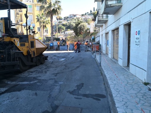 Diano Marina: terminati i lavori di riasfaltatura in viale Torino, necessari a seguito delle numerose rotture dell'acquedotto (Foto)