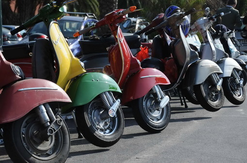 Raduno a Ventimiglia, al via il 1° Vespa Summer (Foto) Raduno a Ventimiglia, al via il 1° Vespa Summer (Foto)