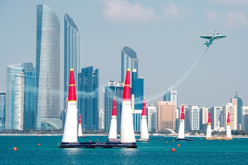 Red Bull Air Race, la nuova dimensione dello sport motoristico debutta in Francia dal 20 al 22 aprile