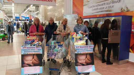 Oggi nella nostra provincia una raccolta alimentare a cura delle volontarie CaV e della Fidapa Oggi nella nostra provincia una raccolta alimentare a cura delle volontarie CaV e della Fidapa