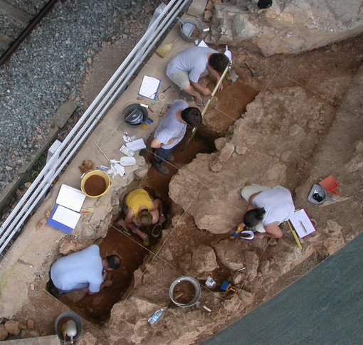 Giovani archeologi delle Università di Ttorino e Genova al museo Bicknell e al centro Nino Lamboglia di Bordighera