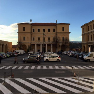 La nuova regolamentazione dei posteggi a Porto Maurizio: gratuita la sosta fino al 31 gennaio, ecco come ottenere i pass per i residenti La nuova regolamentazione dei posteggi a Porto Maurizio: gratuita la sosta fino al 31 gennaio, ecco come ottenere i pass per i residenti