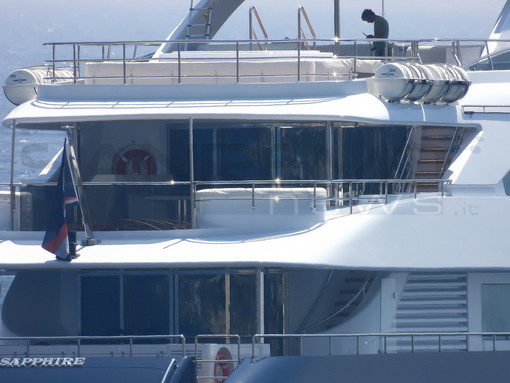 Sanremo: il Red Sapphire del miliardario russo Filaret Galchev in rada davanti alla città (Foto)