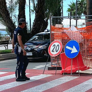 Sanremo: terminati i lavori su corso Imperatrice, a mezzogiorno riaperta in entrambi i sensi di marcia (Foto) Sanremo: terminati i lavori su corso Imperatrice, a mezzogiorno riaperta in entrambi i sensi di marcia (Foto)