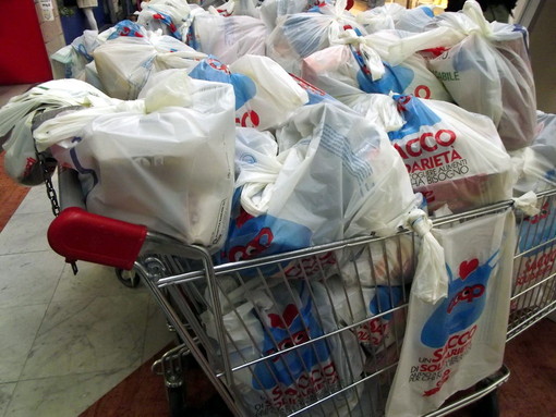 ‘Un sacco di solidarietà’: raccolte e donate 29 tonnellate di merci con Coop Liguria ‘Un sacco di solidarietà’: raccolte e donate 29 tonnellate di merci con Coop Liguria