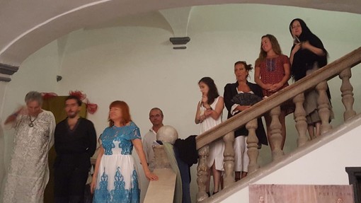 Ventimiglia: grande partecipazione allo spettacolo “Re, regine e...” nella città alta