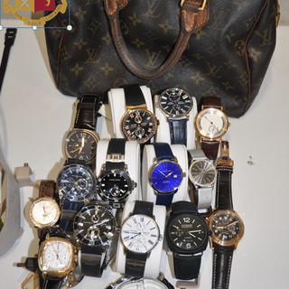 Gli orologi recuperati