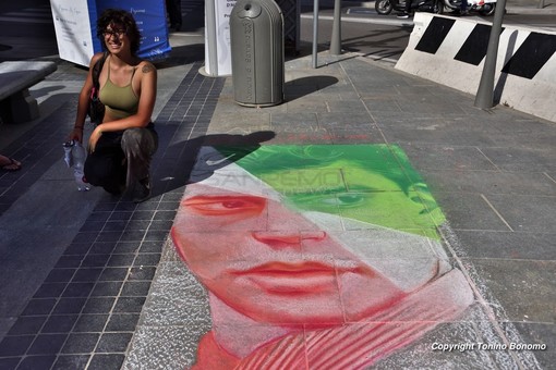 Il ritratto di Luigi Tenco in via Matteotti (foto Tonino Bonomo)