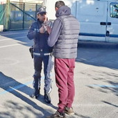 Sanremo: smarriscono la figlia di dieci anni mentre sono in bici sulla ciclabile, ritrovata grazie alla Municipale