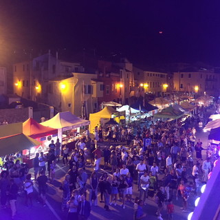 Riva Ligure: da questa sera a domenica serie di appuntamenti musical-gastronomici con lo 'Streetfood Festival' Riva Ligure: da questa sera a domenica serie di appuntamenti musical-gastronomici con lo 'Streetfood Festival'