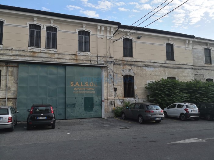 Imperia: tragedia all'ex-Salso, proseguono le indagini della Squadra Mobile. Si pensa ad una caduta accidentale Imperia: tragedia all'ex-Salso, proseguono le indagini della Squadra Mobile. Si pensa ad una caduta accidentale