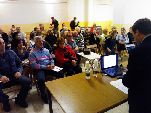 Una delle tante riunioni svolte a Dolcedo