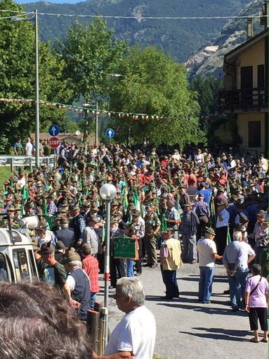 Colle di Nava: invasione di 'penne nere' quest'oggi, gli Alpini hanno sfilato al loro 67° raduno (Foto)