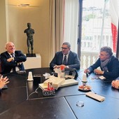 La riunione negli uffici di piazza De Ferrari La riunione negli uffici di piazza De Ferrari