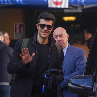 Roberto Bolle all'uscita dal Teatro Ariston (foto Erika Bonazinga)