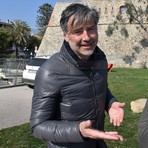 Beppe Convertini porta "Il Paese delle tradizioni" ai Martedì Letterari del Casinò di Sanremo il 29 luglio in piazza San Siro Beppe Convertini porta "Il Paese delle tradizioni" ai Martedì Letterari del Casinò di Sanremo il 29 luglio in piazza San Siro