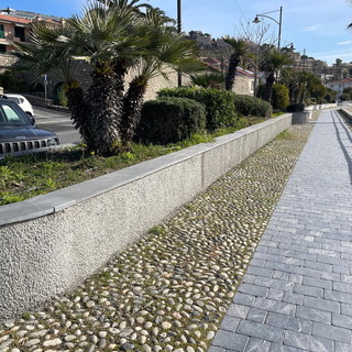 Santo Stefano al Mare: in corso d’opera i lavori di riqualificazione delle fioriere sul Lungomare Cristoforo Colombo