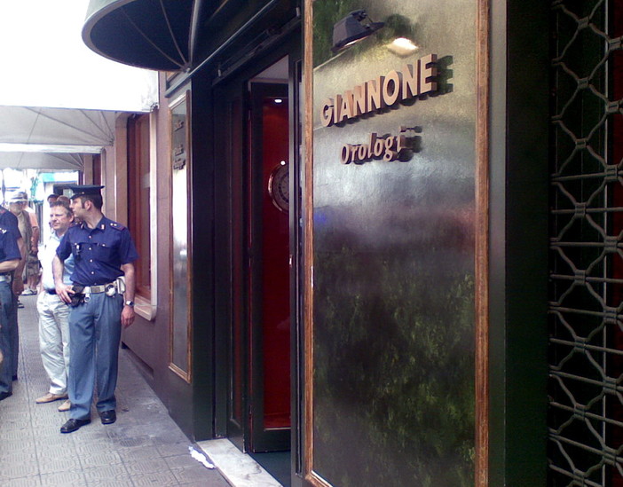 Rapina alla 'Giannone': malviventi con la 'Pink Panther'?