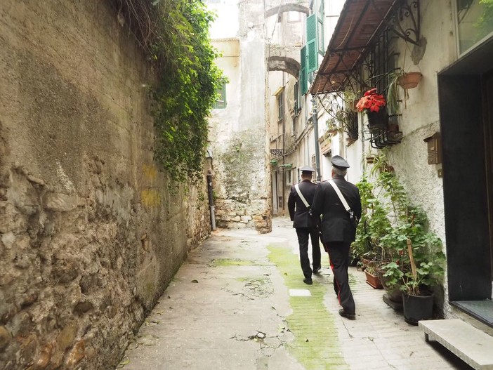 Sanremo: detenuto 25enne marocchino ammanettato fugge dall'ospedale, caccia all'uomo soprattutto nel centro storico