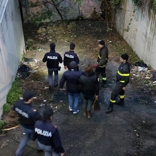 Sanremo: 25enne trovato morto in via Pietro Agosti, il corpo potrebbe essere stato portato nel cunicolo