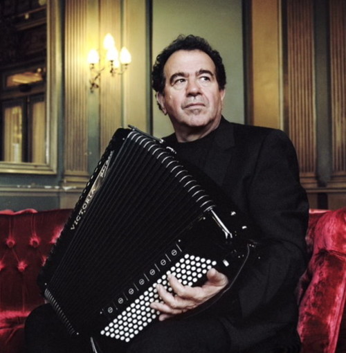 Richiard Gallianò al Teatro Ariston con il fascino della musica argentina di Astor Piazzolla Richiard Gallianò al Teatro Ariston con il fascino della musica argentina di Astor Piazzolla