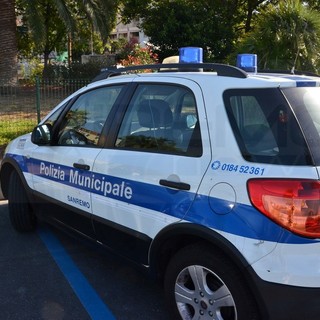 Sanremo: scontro tra un'auto ed uno scooter questa mattina in corso Matuzia, due feriti in ospedale