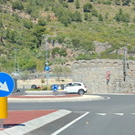 Ventimiglia, rotatoria tra corso Genova e via Tacito: la viabilità diventa definitiva, chiuso l'accesso al distributore
