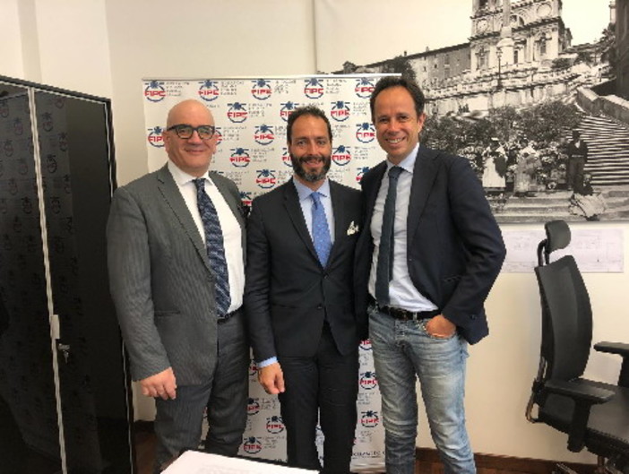 Anche il consigliere del Cda del Casinò di Sanremo Olmo Romeo all'incontro a Roma con Fipe ed Eurispes Anche il consigliere del Cda del Casinò di Sanremo Olmo Romeo all'incontro a Roma con Fipe ed Eurispes