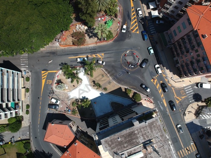 La nuova rotonda della Foce