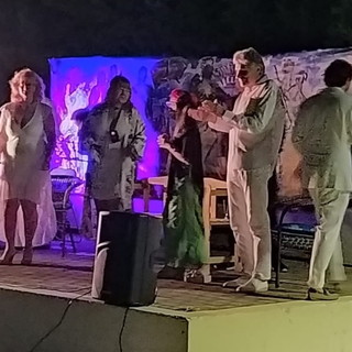 Vallecrosia: buon successo di pubblico per lo spettacolo 'Decamerone 2020' con 'Reading &amp; Drama'