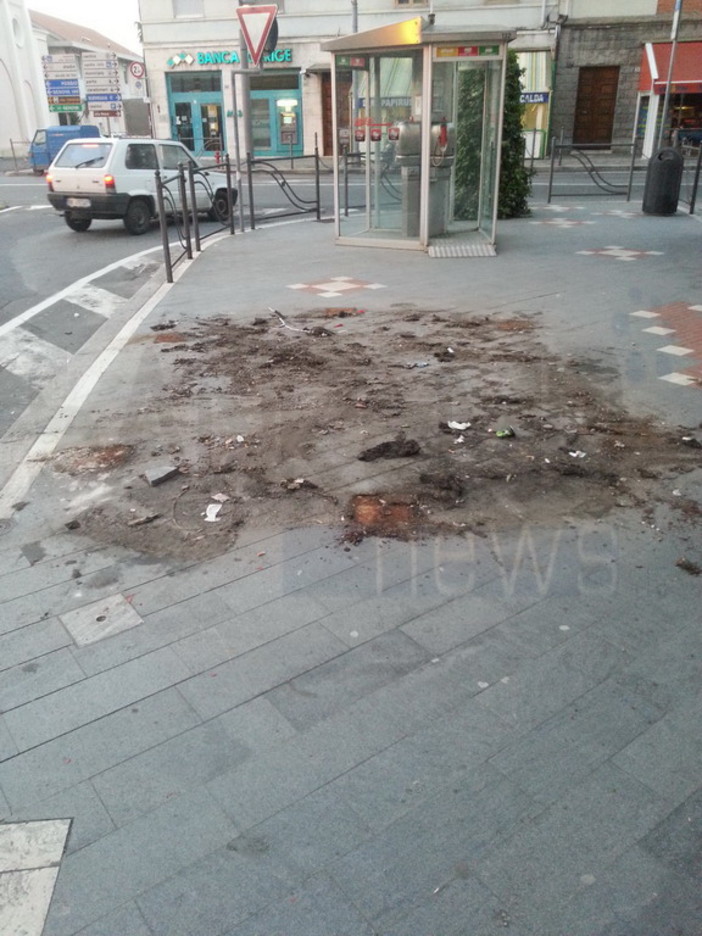 Sanremo: rimozione del chiosco in via della Repubblica, lettore segnala la mancata pulizia