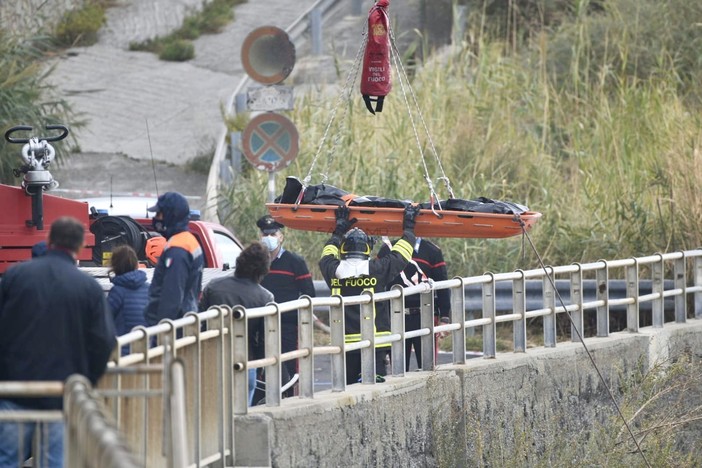 Ancora senza identità i cadaveri trovati in mare, sulle spiagge e nei torrenti