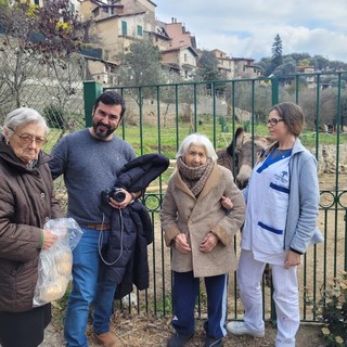 Olivetta San Michele: mattinata insieme agli asinelli del paese per gli ospiti della Residenza degli Olivi (foto)