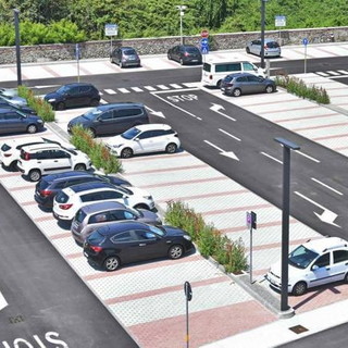Ventimiglia: riunione di maggioranza sul futuro dei parcheggi, l'idea di navette elettriche di collegamento Ventimiglia: riunione di maggioranza sul futuro dei parcheggi, l'idea di navette elettriche di collegamento