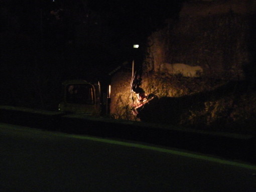 Imperia: lavori sul Rio Oliveti svolti di notte, le foto e le proteste di un nostro lettore