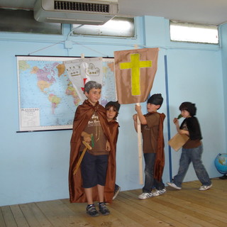 Grande successo della recita alla scuola di San Lorenzo