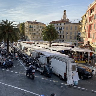 Sanremo: rinnovo delle concessioni per la vendita su aree pubbliche, la prima commissione dà l’ok alla proroga al 31 marzo