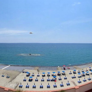 Diano Marina, ripascimento di borgo Paradiso, cambia il litorale, acqua alta all'ingresso in mare Diano Marina, ripascimento di borgo Paradiso, cambia il litorale, acqua alta all'ingresso in mare