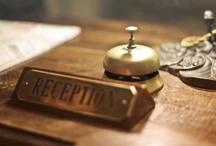 Il Covid stoppa il Capodanno: molti alberghi chiusi e gli altri sperano ormai nelle prenotazioni 'last second'