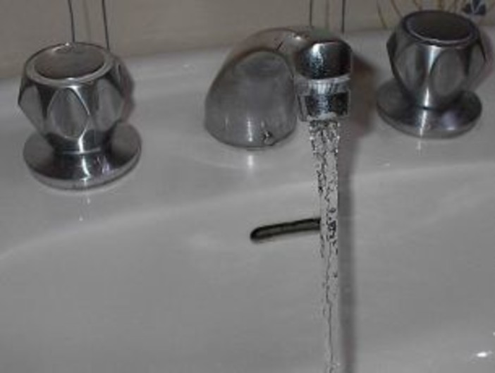 Bajardo: da due giorni penuria d'acqua in regione 'Gianluì', problemi igienici anche per i migranti ospitati