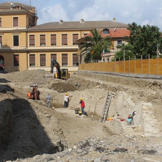 Il cantiere a fianco al Duomo