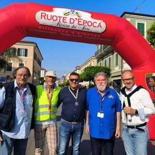 Diano Marina: ottimo successo domenica scorsa per il raduno di auto e moto d'epoca 'C'era una volta' (Foto) Diano Marina: ottimo successo domenica scorsa per il raduno di auto e moto d'epoca 'C'era una volta' (Foto)