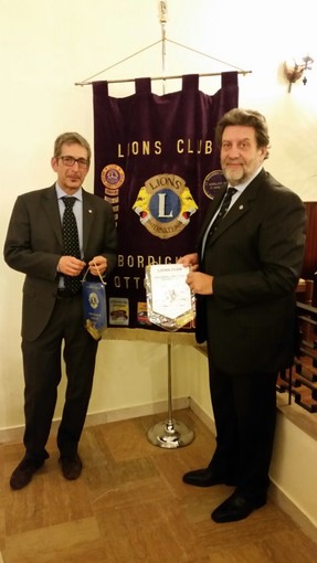 Il Direttore del Distretto Sanitario n°1 intemelio Roberto Predonzani al Lions Club Bordighera Otto Luoghi Il Direttore del Distretto Sanitario n°1 intemelio Roberto Predonzani al Lions Club Bordighera Otto Luoghi